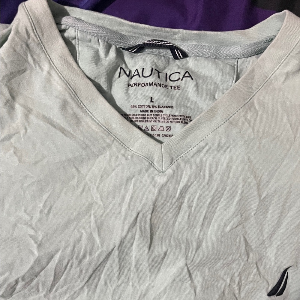 Nautica Men's Light Gray V-Neck Tee
